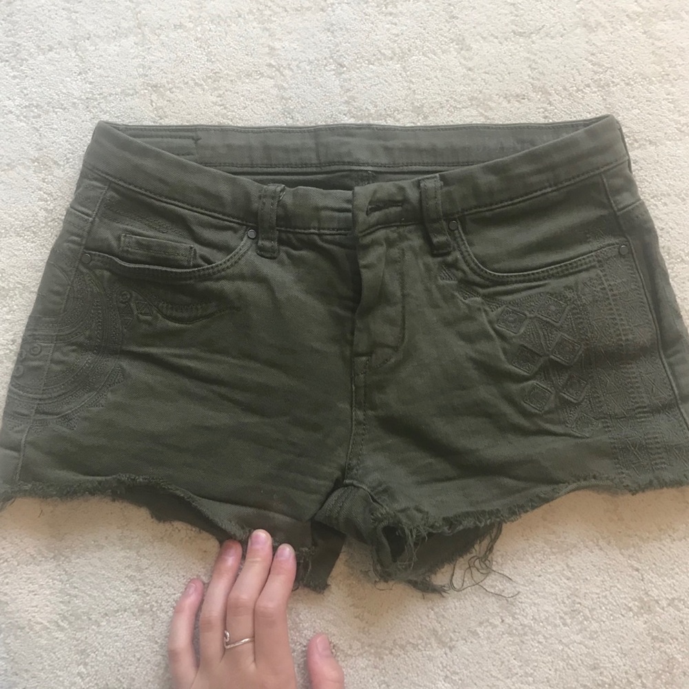 BLANK NYC army green shorts